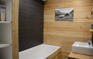 Rénovation appartement Serre Chevalier – salle de bain moderne
